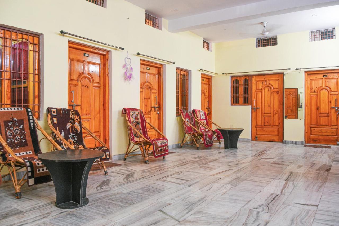 Хостел Banjara House Варанаси Экстерьер фото